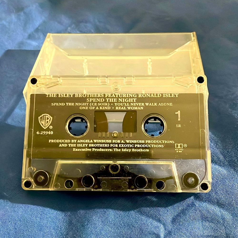 Music Cassette Tape( ISLEY BROTHERS 1989) SPEND THE NIGHT.